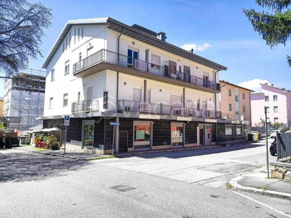 negozio in affitto a L'Aquila in zona Torrione