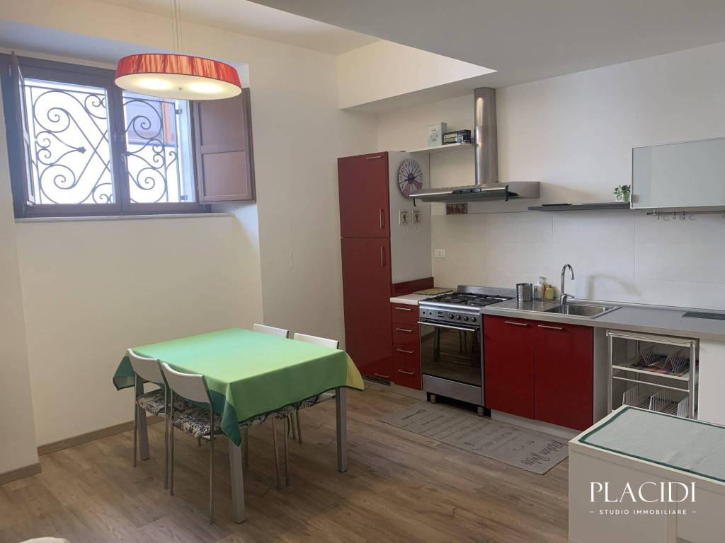 appartamento in affitto a L'Aquila in zona Centro Città