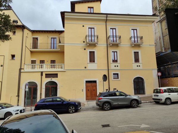 locale commerciale in affitto a L'Aquila in zona Centro Città