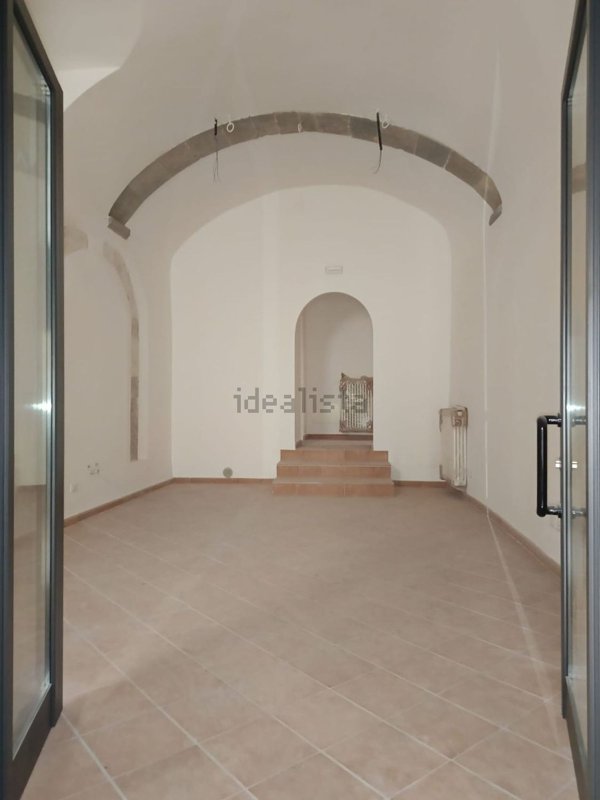 locale commerciale in affitto a L'Aquila