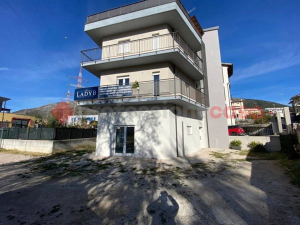 negozio in affitto a L'Aquila in zona Pettino