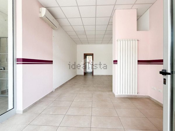 locale commerciale in affitto a L'Aquila