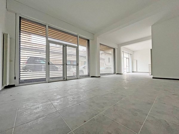 negozio in affitto a L'Aquila in zona Centro Città