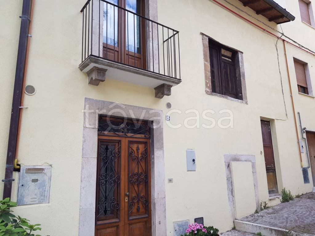 casa indipendente in affitto a L'Aquila