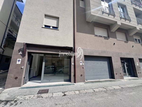 negozio in affitto a L'Aquila in zona Centro Città