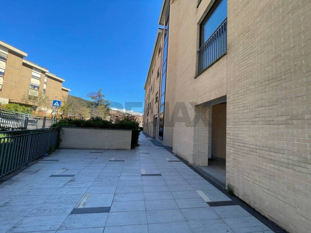 locale commerciale in affitto a L'Aquila in zona Torrione