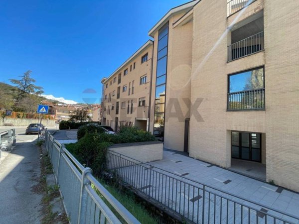 negozio in affitto a L'Aquila in zona Torrione