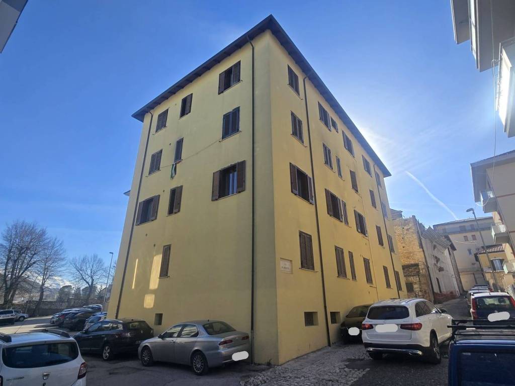 appartamento in affitto a L'Aquila in zona Centro Città