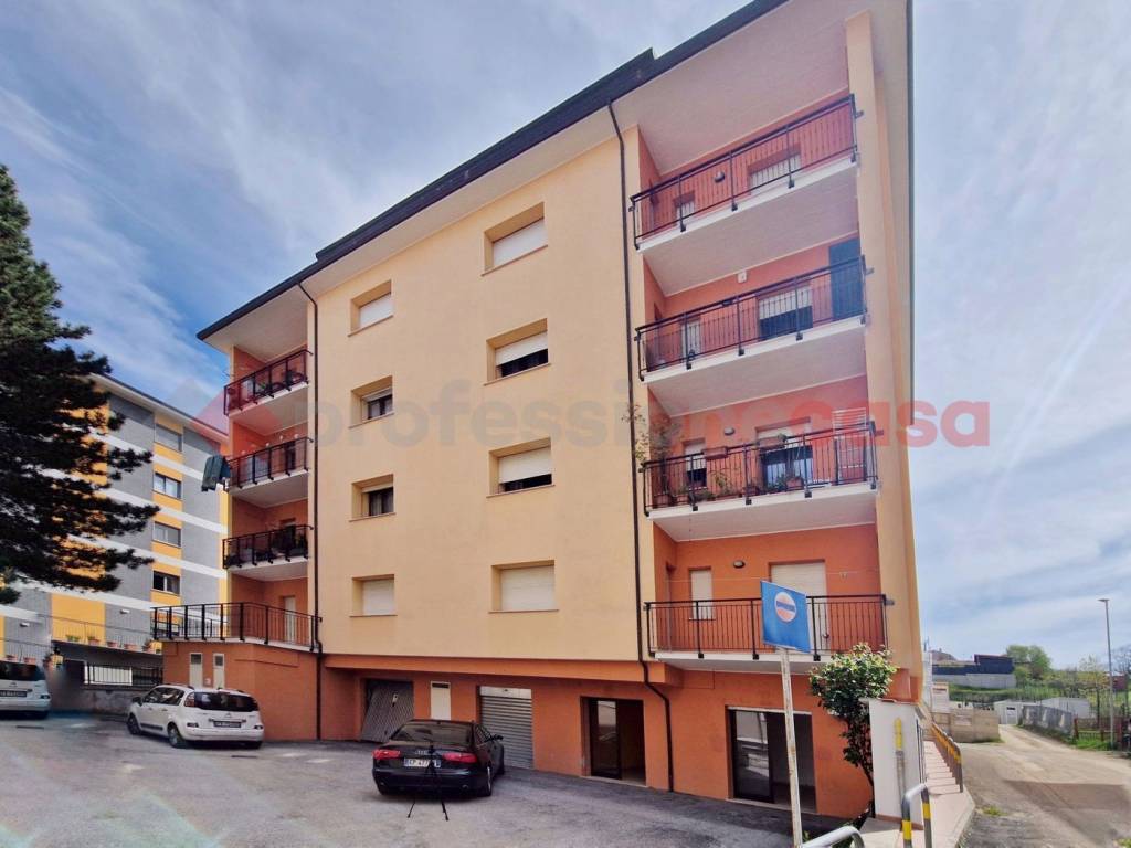 negozio in affitto a L'Aquila in zona San Sisto