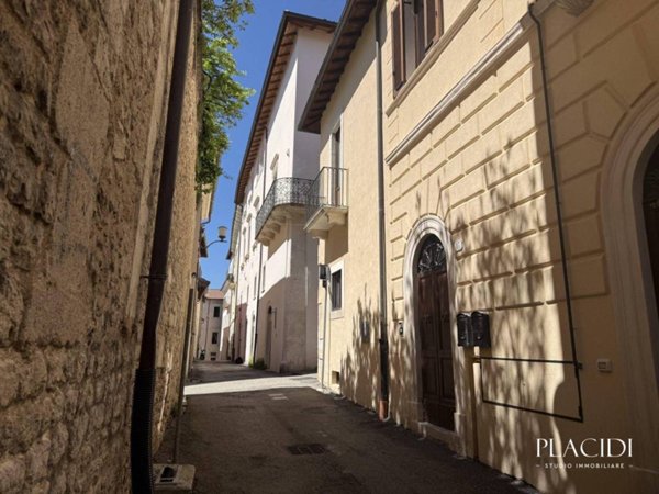 appartamento in affitto a L'Aquila in zona Centro Città