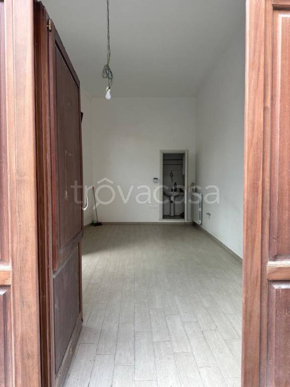 negozio in affitto a L'Aquila