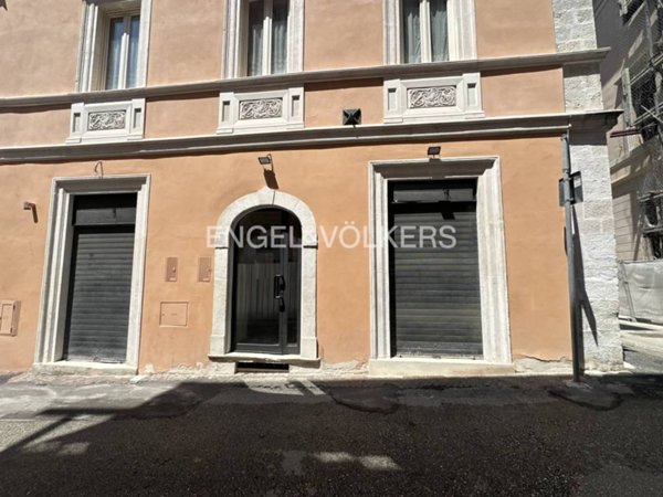 negozio in affitto a L'Aquila in zona Centro Città