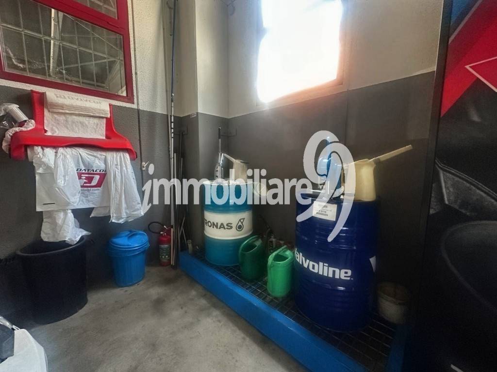 locale commerciale in affitto a L'Aquila in zona Cansatessa