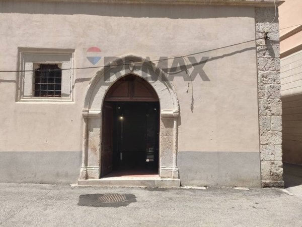 negozio in affitto a L'Aquila in zona Centro Città