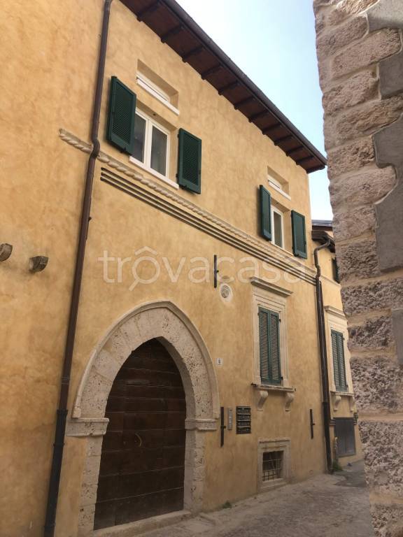 appartamento in affitto a L'Aquila in zona Centro Città