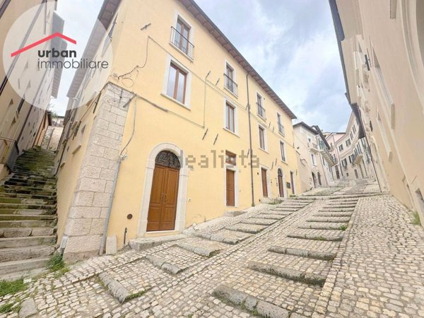appartamento in affitto a L'Aquila in zona Centro Città