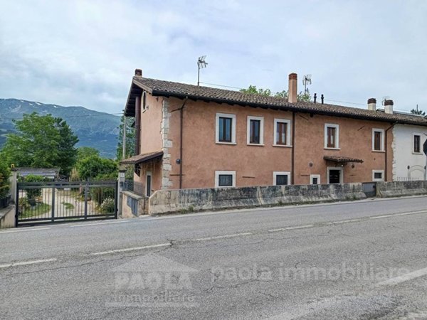 casa indipendente in affitto a L'Aquila