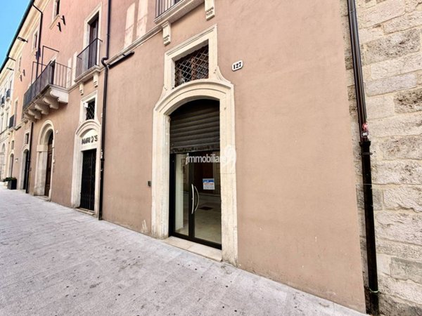 negozio in affitto a L'Aquila in zona Centro Città