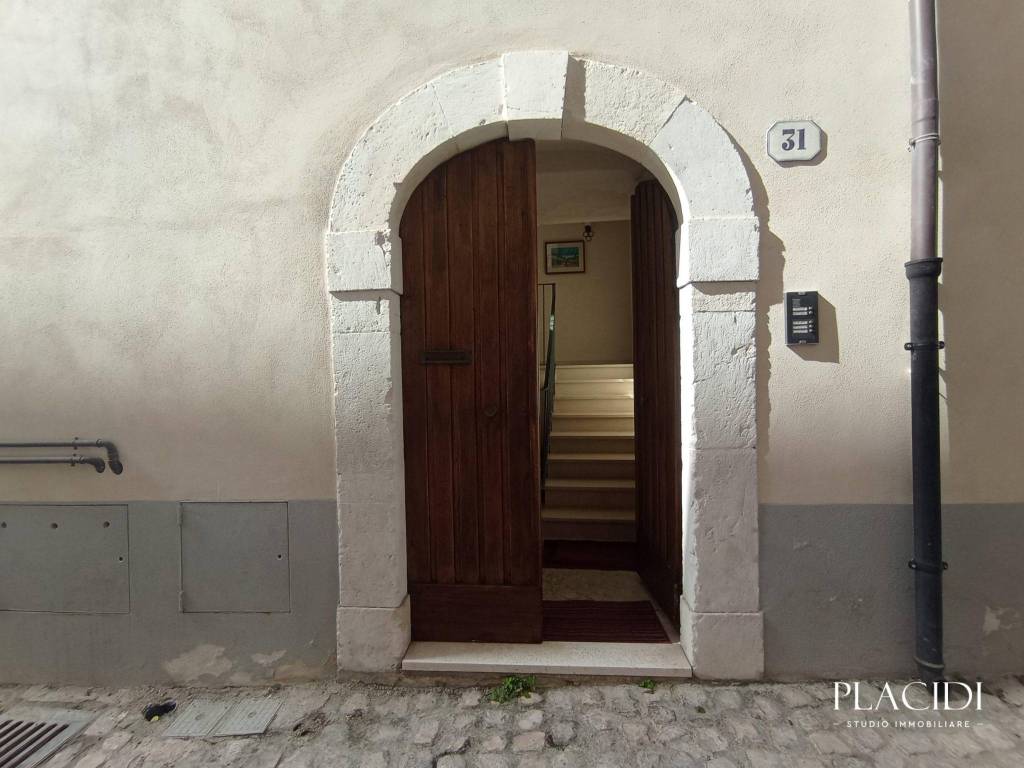 appartamento in affitto a L'Aquila in zona Centro Città