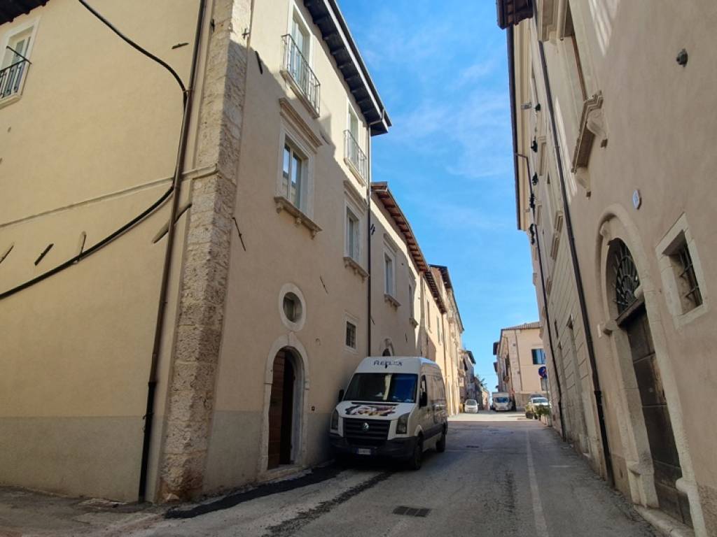 attivita commerciale in affitto a L'Aquila in zona Centro Città