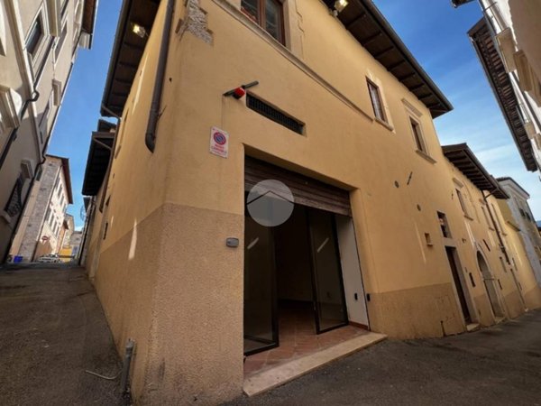 appartamento in affitto a L'Aquila in zona Centro Città
