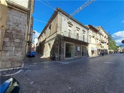 locale commerciale in affitto a L'Aquila in zona Centro Città