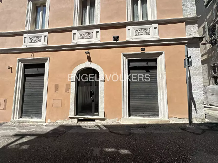 locale commerciale in affitto a L'Aquila in zona Centro Città