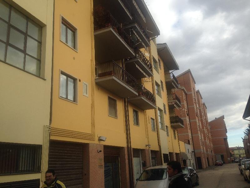 locale commerciale in affitto a L'Aquila