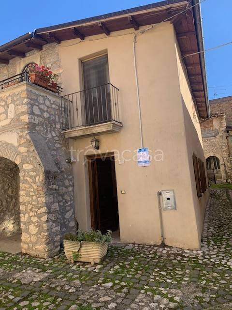 appartamento in affitto a Massa d'Albe in zona Forme