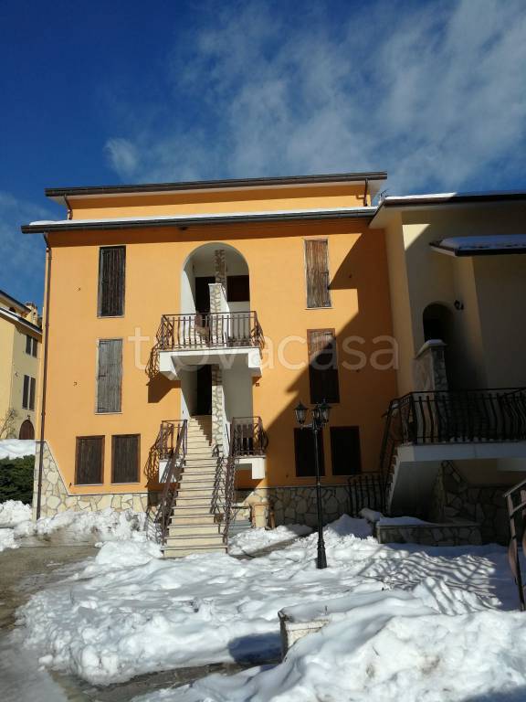 appartamento in affitto a Rocca di Cambio
