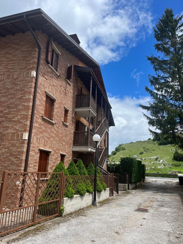 appartamento in affitto a Rocca di Mezzo in zona Rovere