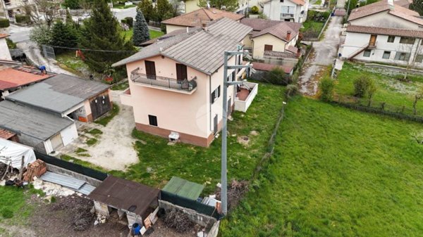 appartamento in affitto a Scoppito in zona Madonna della Strada