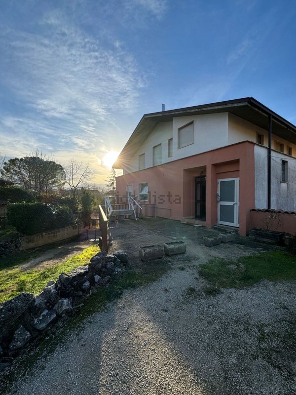 appartamento in affitto a Scoppito