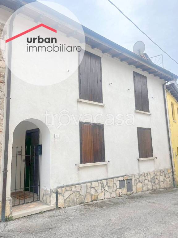 casa indipendente in affitto a Scoppito in zona Santa Dorotea