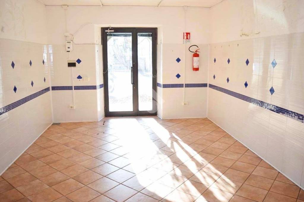 negozio in affitto a Tagliacozzo