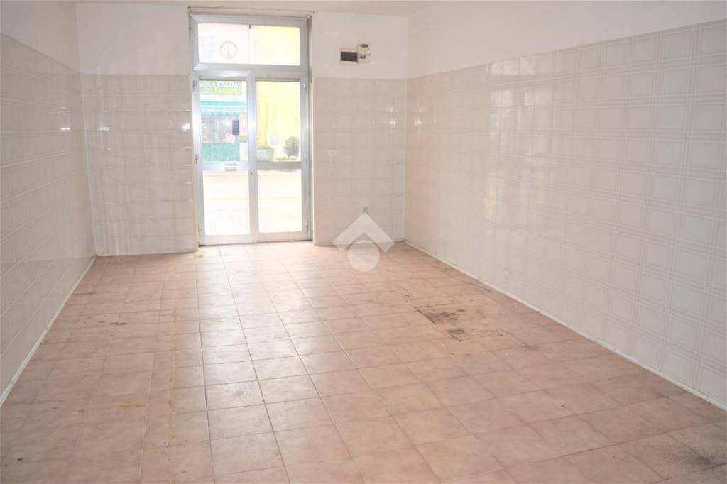 negozio in affitto a Tagliacozzo
