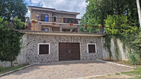 casa indipendente in affitto a Tagliacozzo in zona Poggetello