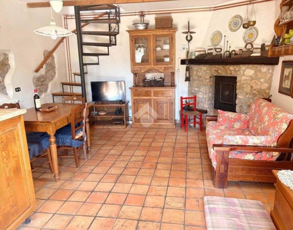 casa indipendente in affitto a Tagliacozzo in zona Oriente