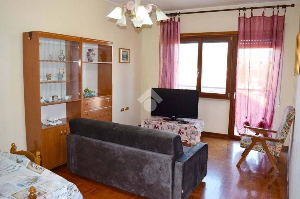 appartamento in affitto a Tagliacozzo in zona Oriente