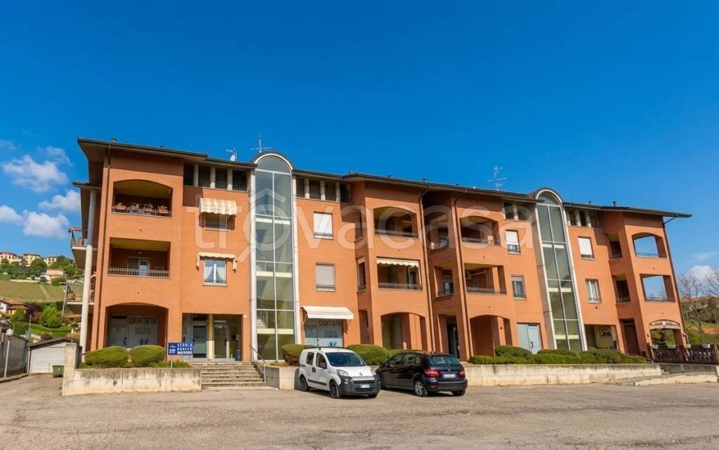 negozio in affitto a Neive