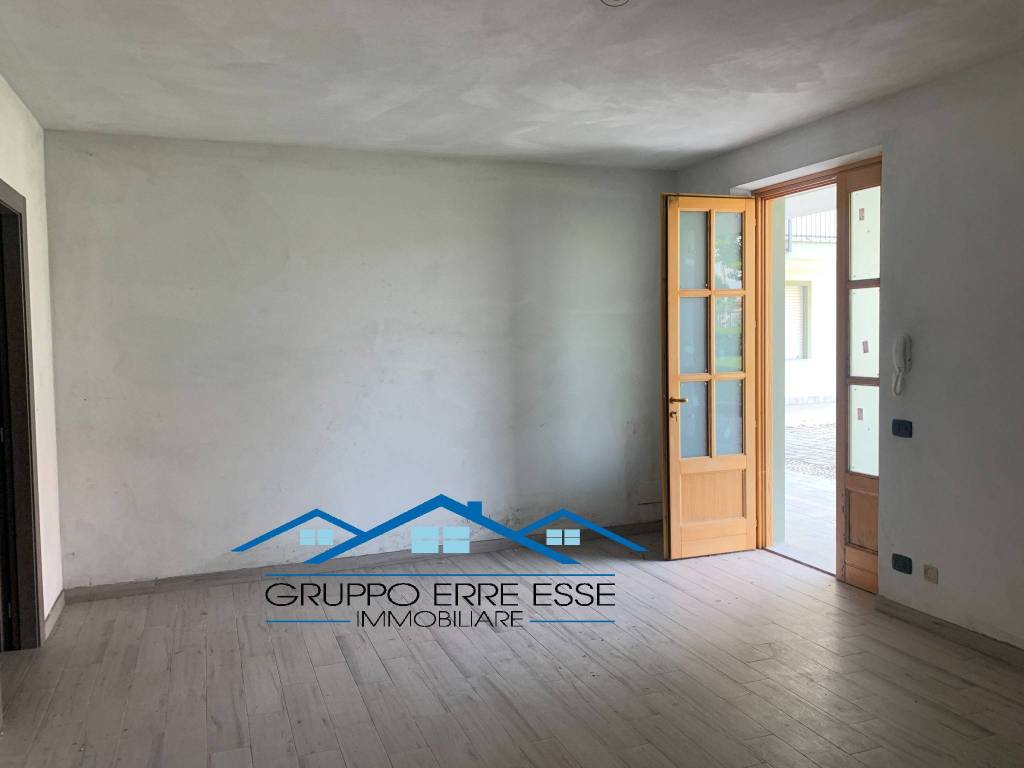 locale commerciale in affitto a Pocapaglia in zona Macellai