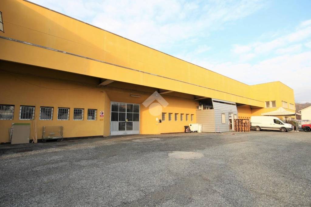 locale commerciale in affitto a Pocapaglia