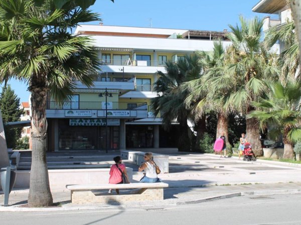 negozio in affitto ad Alba Adriatica