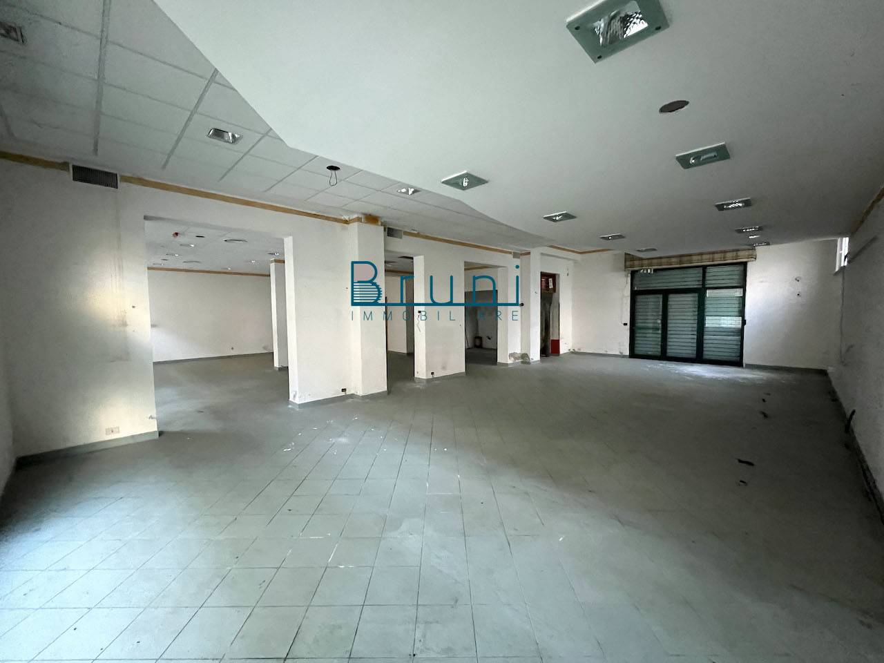 locale commerciale in affitto ad Alba Adriatica