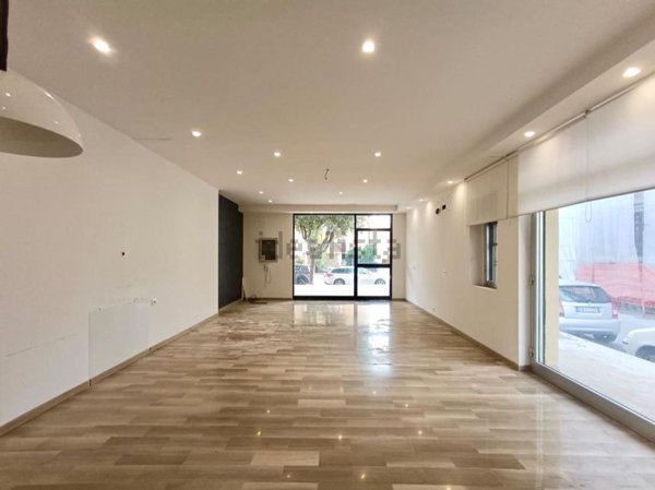 locale commerciale in affitto ad Alba Adriatica
