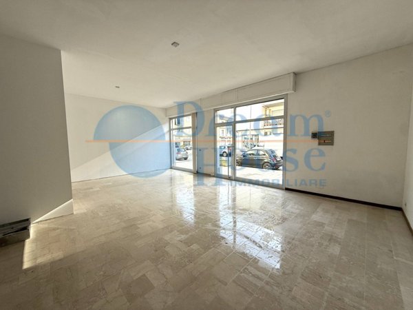 locale commerciale in affitto ad Alba Adriatica