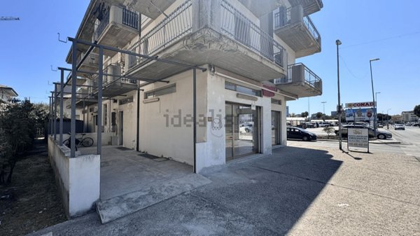 negozio in affitto ad Alba Adriatica