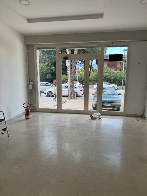 negozio in affitto ad Alba Adriatica