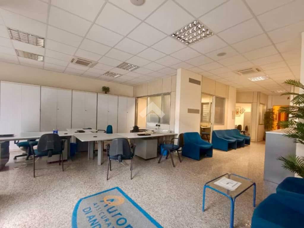 ufficio in affitto ad Alba Adriatica
