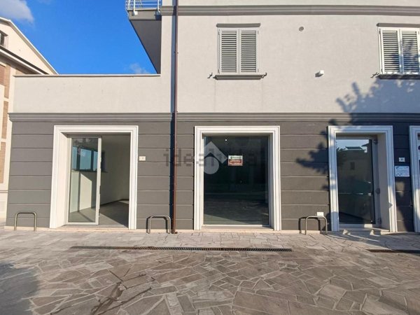 locale commerciale in affitto ad Ancarano